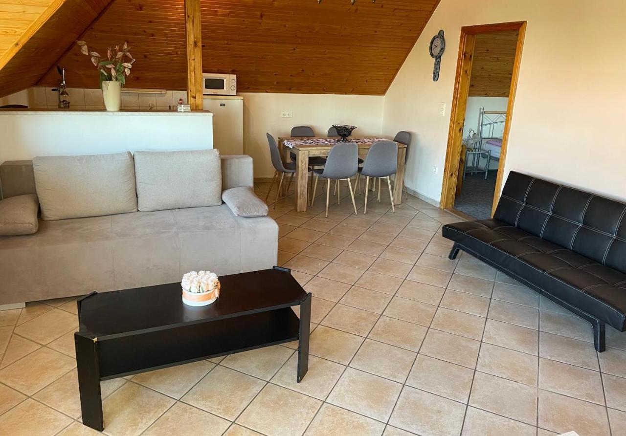 Esther Apartman Gyenesdiás Exteriér fotografie
